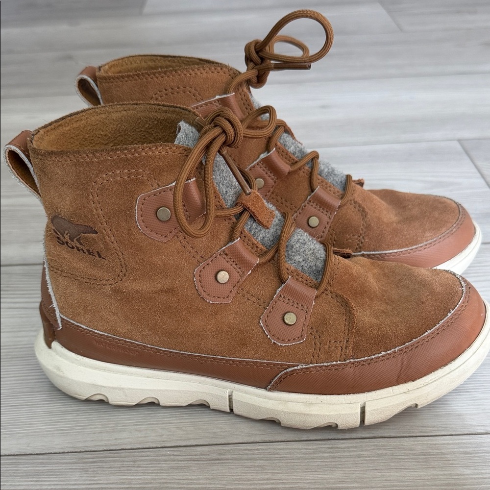 Sorel women’s explorer boots